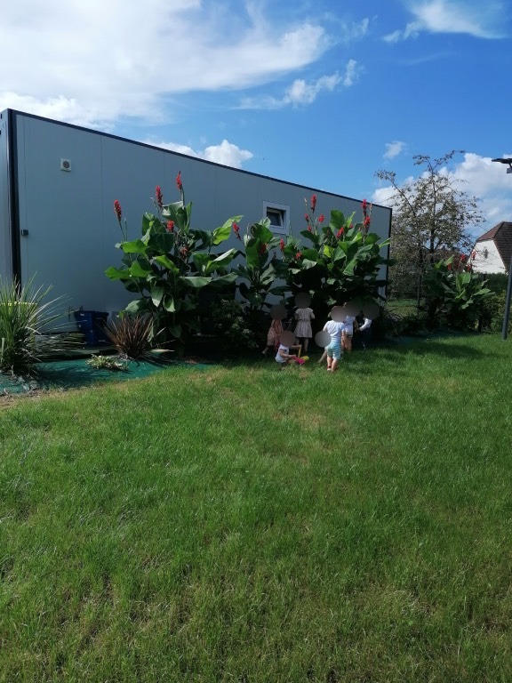 microcreche-pinon-soissons-laon-enfants-extérieur-jardin