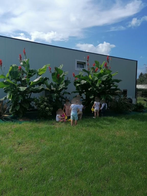 microcreche-pinon-soissons-laon-enfants-extérieur-jardin