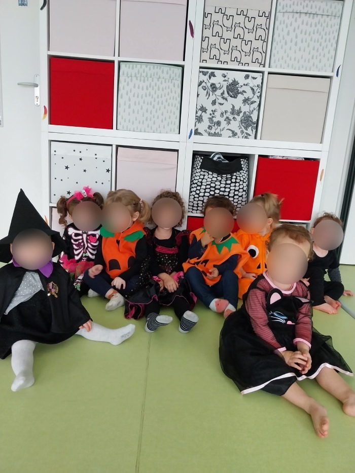 microcreche-enfants-halloween-déguisement